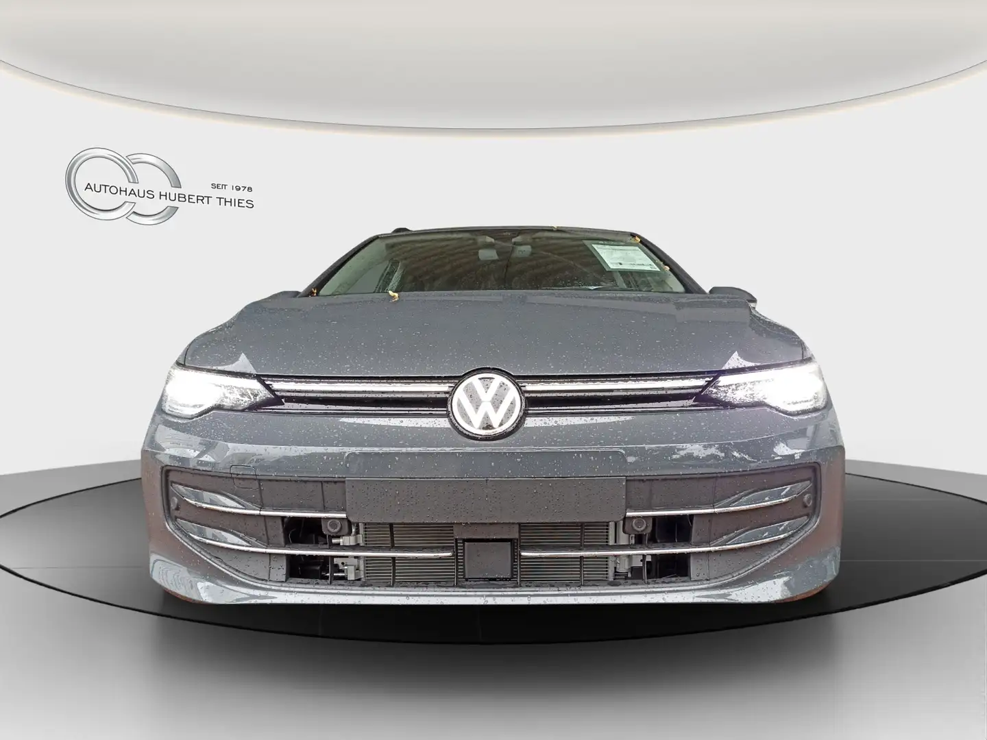 Volkswagen Golf Var. VIII 1.5 eTSI DSG Style AHK+NAVI+LED+KAMERA Grau - 2