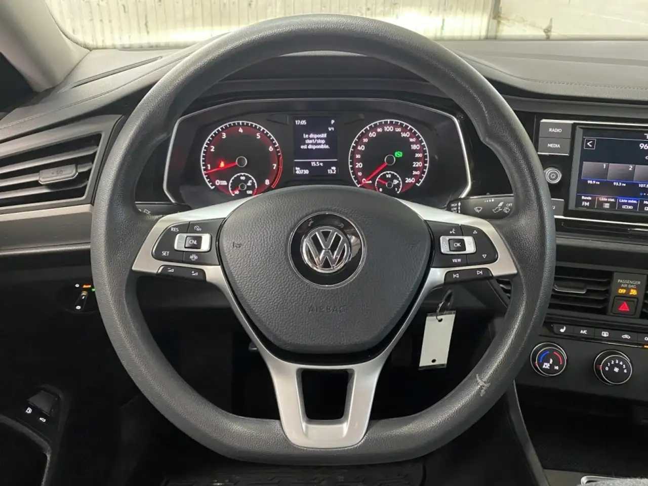 Volkswagen Jetta снимка Volkswagen Jetta