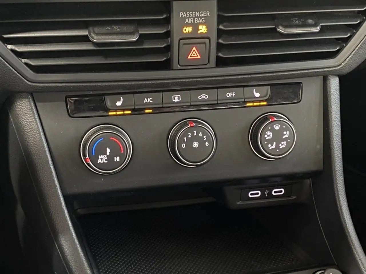 Volkswagen Jetta снимка Volkswagen Jetta