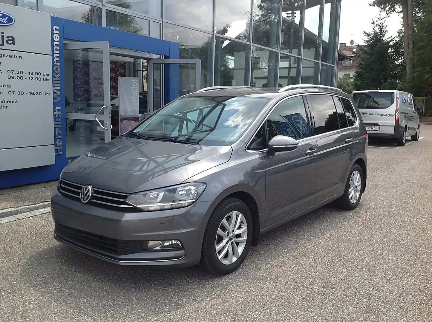 Volkswagen Touran Highline 1,6 SCR TDI Grau - 1