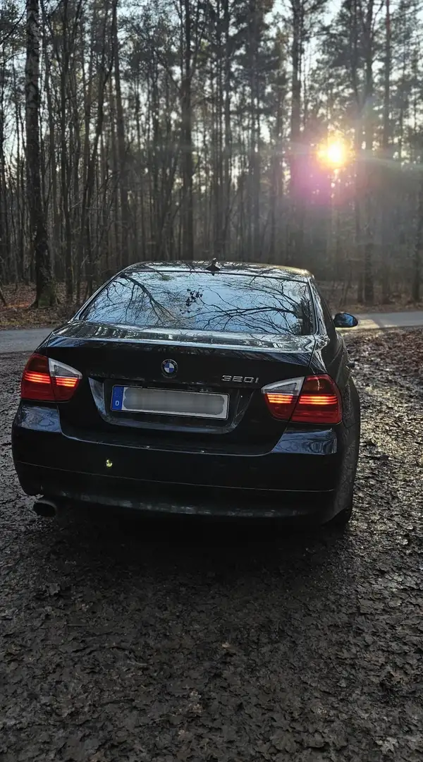 BMW 320 E90 Aut. Schwarz - 2