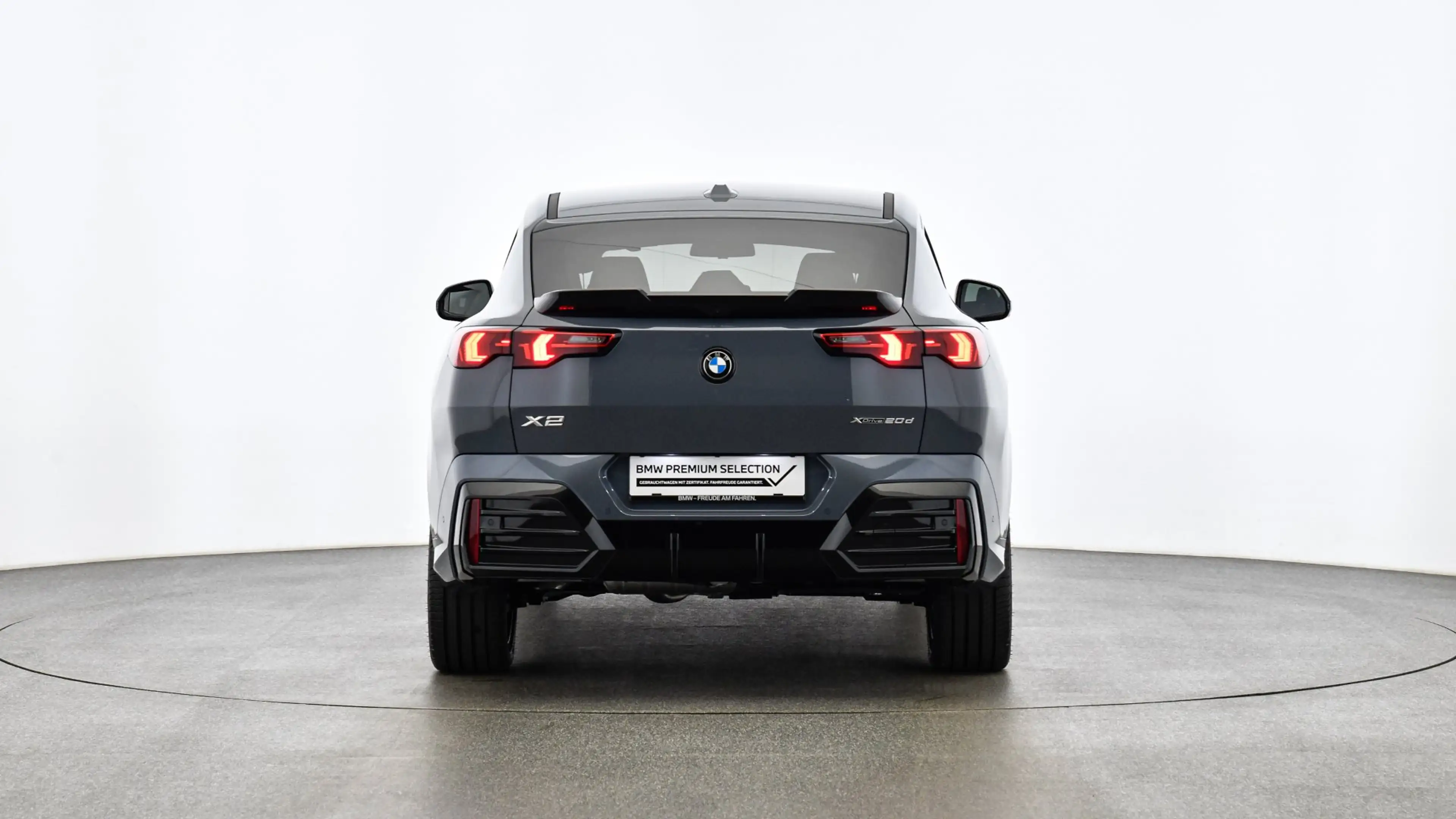 BMW X2 20d xDrive — photo 2