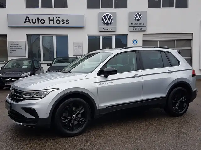 Volkswagen Tiguan 4Motion*MATRIX*NAVI*PANO*AHK*KAM*PDC*STANDHEIZ*