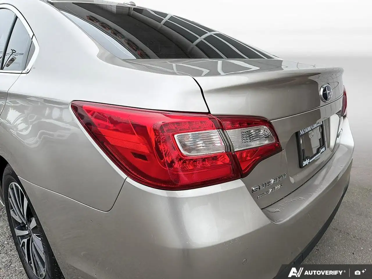 Subaru Legacy снимка Subaru Legacy