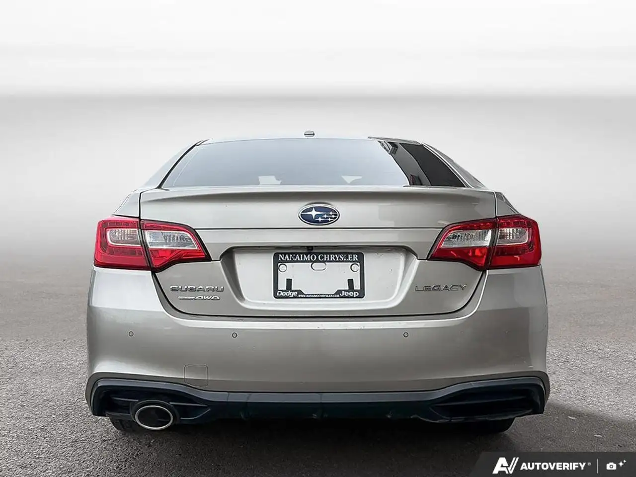 Subaru Legacy снимка Subaru Legacy
