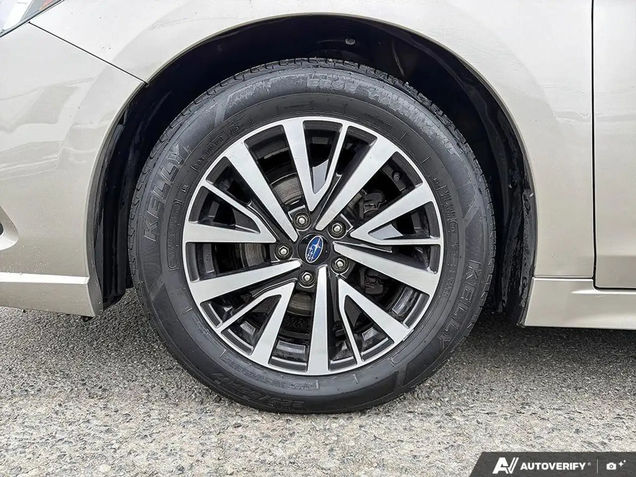 Subaru Legacy снимка Subaru Legacy