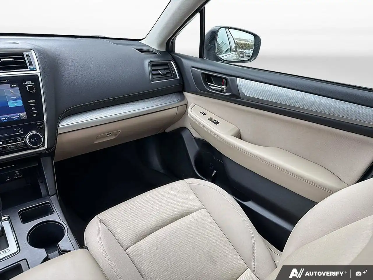 Subaru Legacy снимка Subaru Legacy