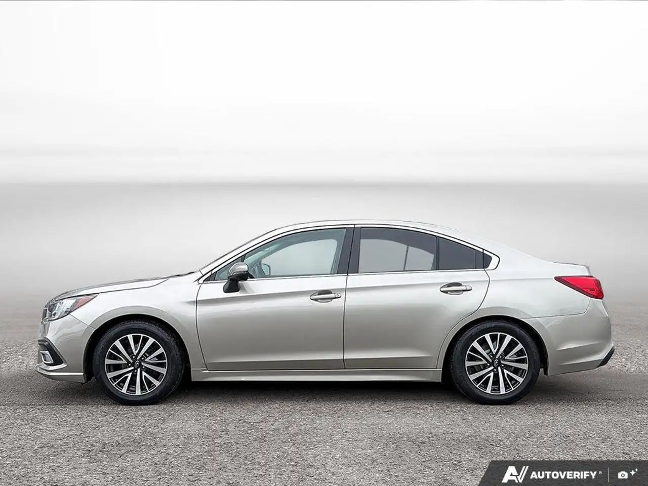 Subaru Legacy снимка Subaru Legacy
