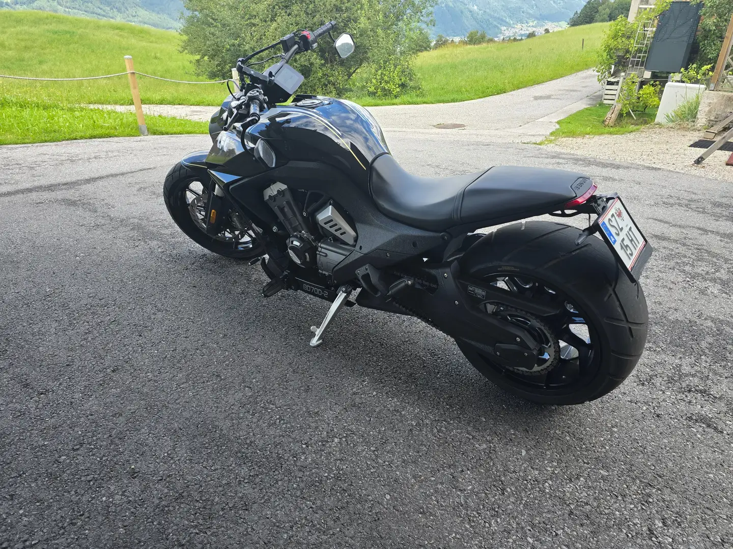 Benda LFC 700 Černá - 1