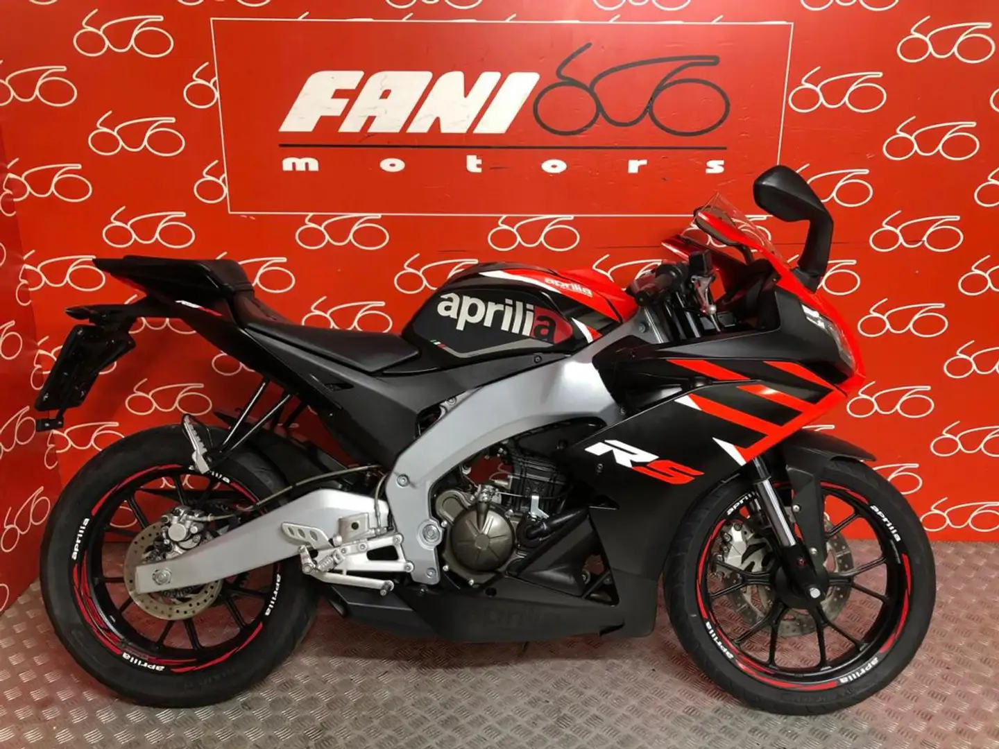 Aprilia RS 125 . Rosso - 1