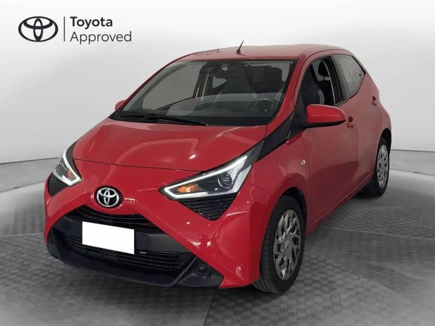 Toyota Aygo 5p 1.0 x-cool 72cv Rosso - 1
