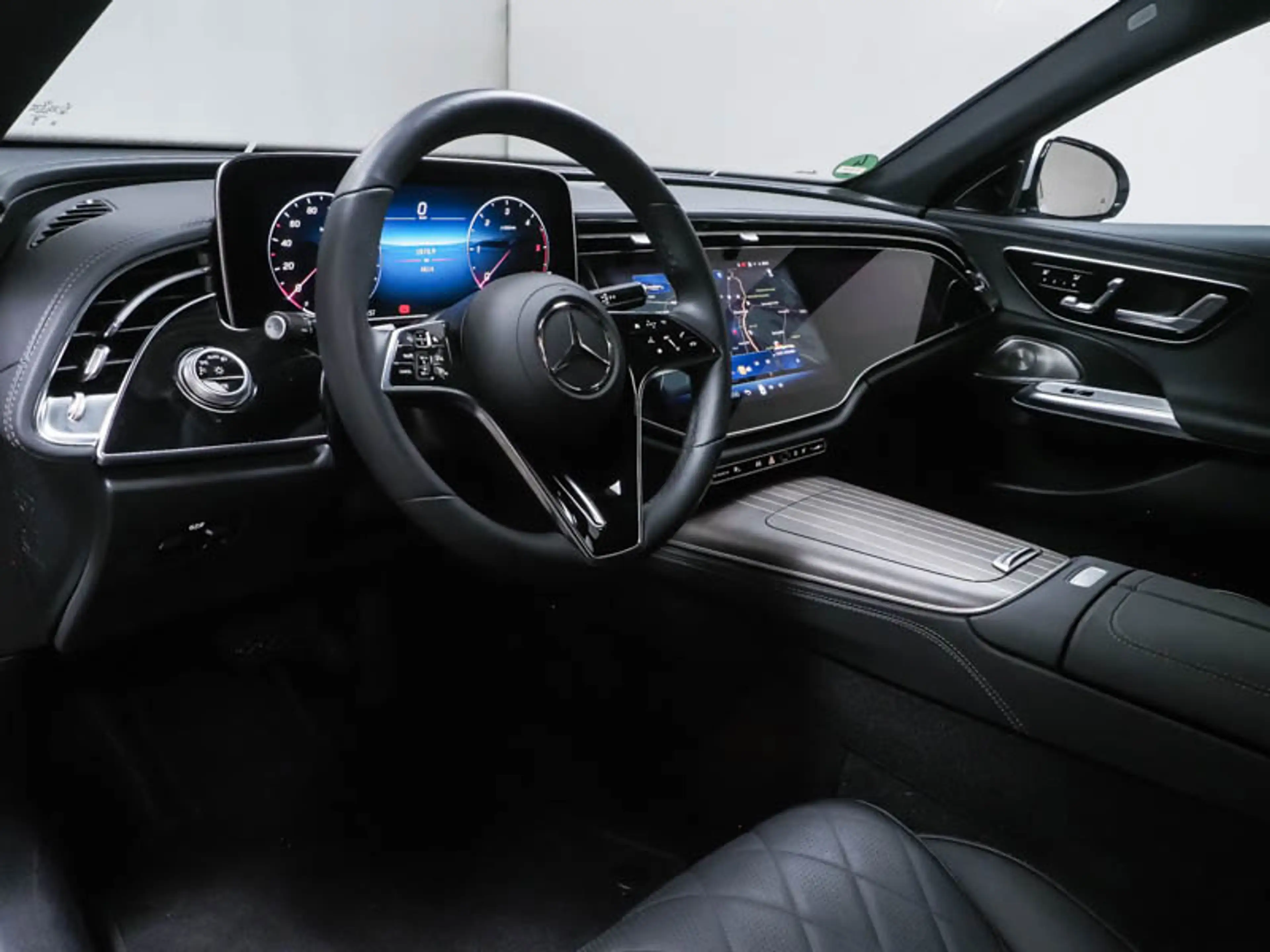 Mercedes-Benz E 220 T d Exclusiv manufaktur Servo Superscreen — photo 6