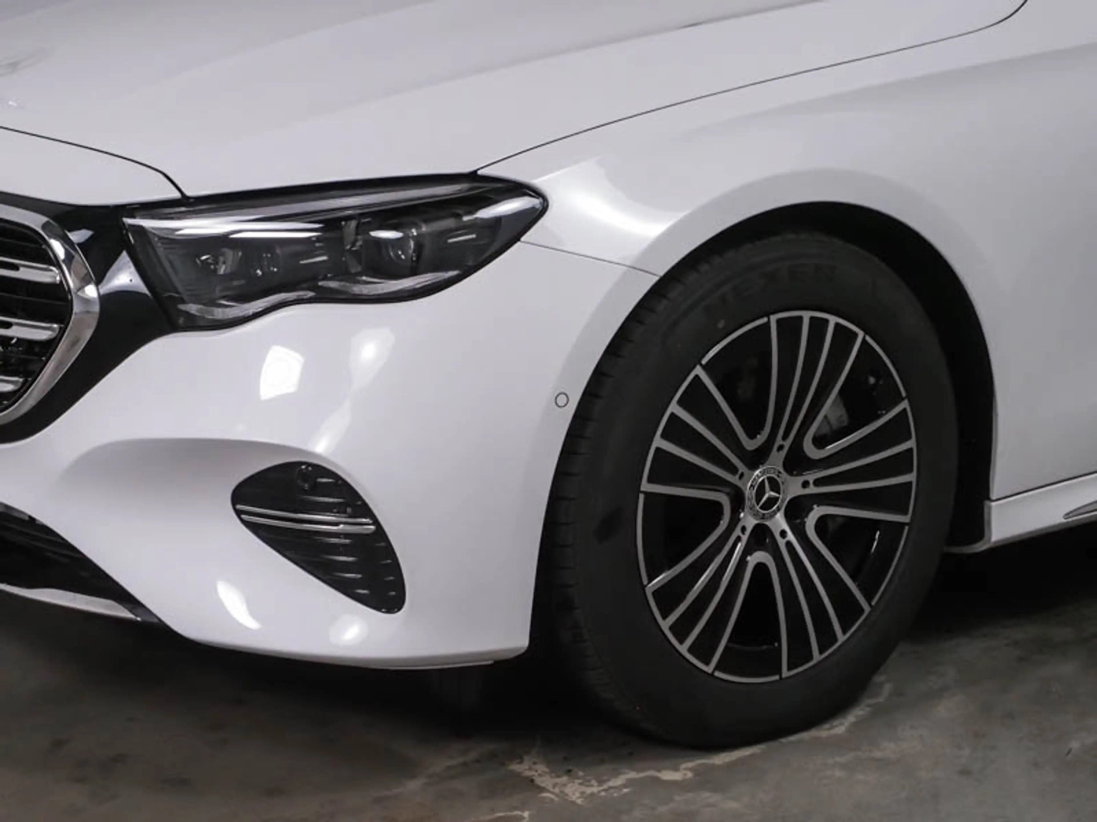 Mercedes-Benz E 220 T d Exclusiv manufaktur Servo Superscreen — photo 2
