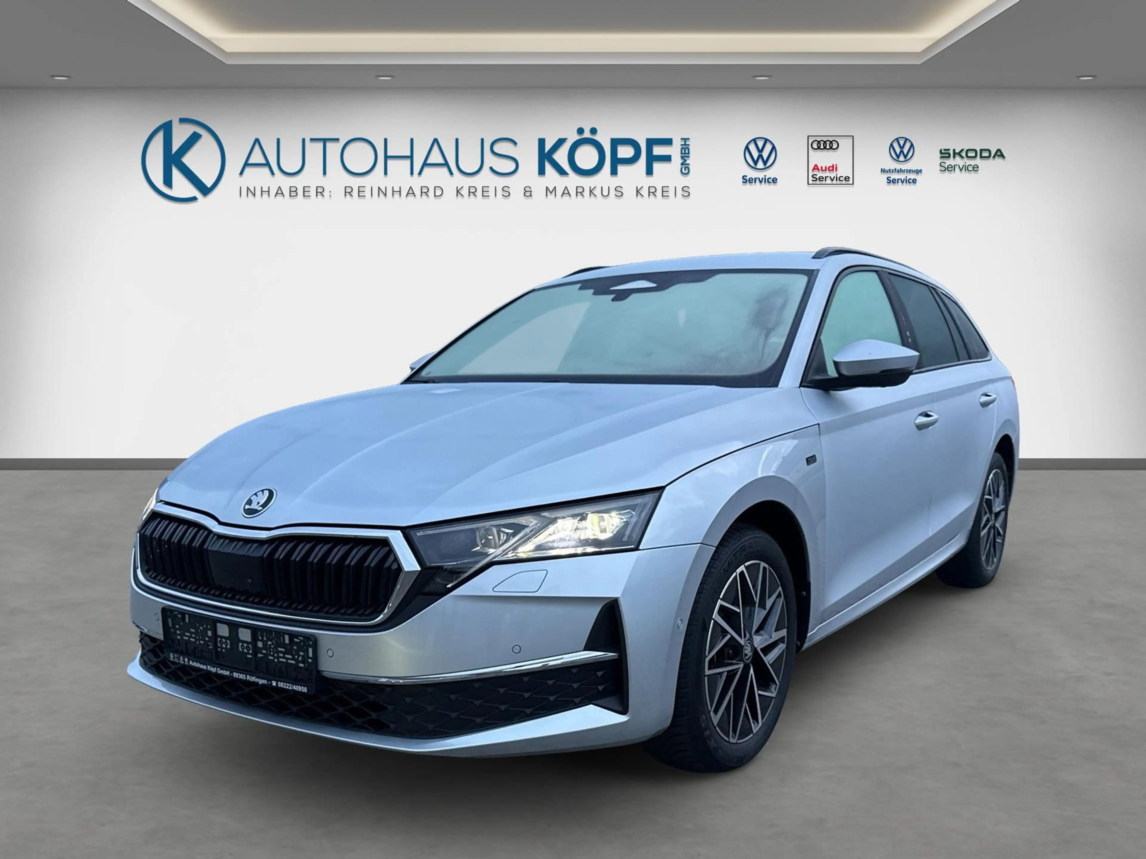Skoda Octavia Combi 2.0TDI Tour Matrix LED HUD 360° behz Front
