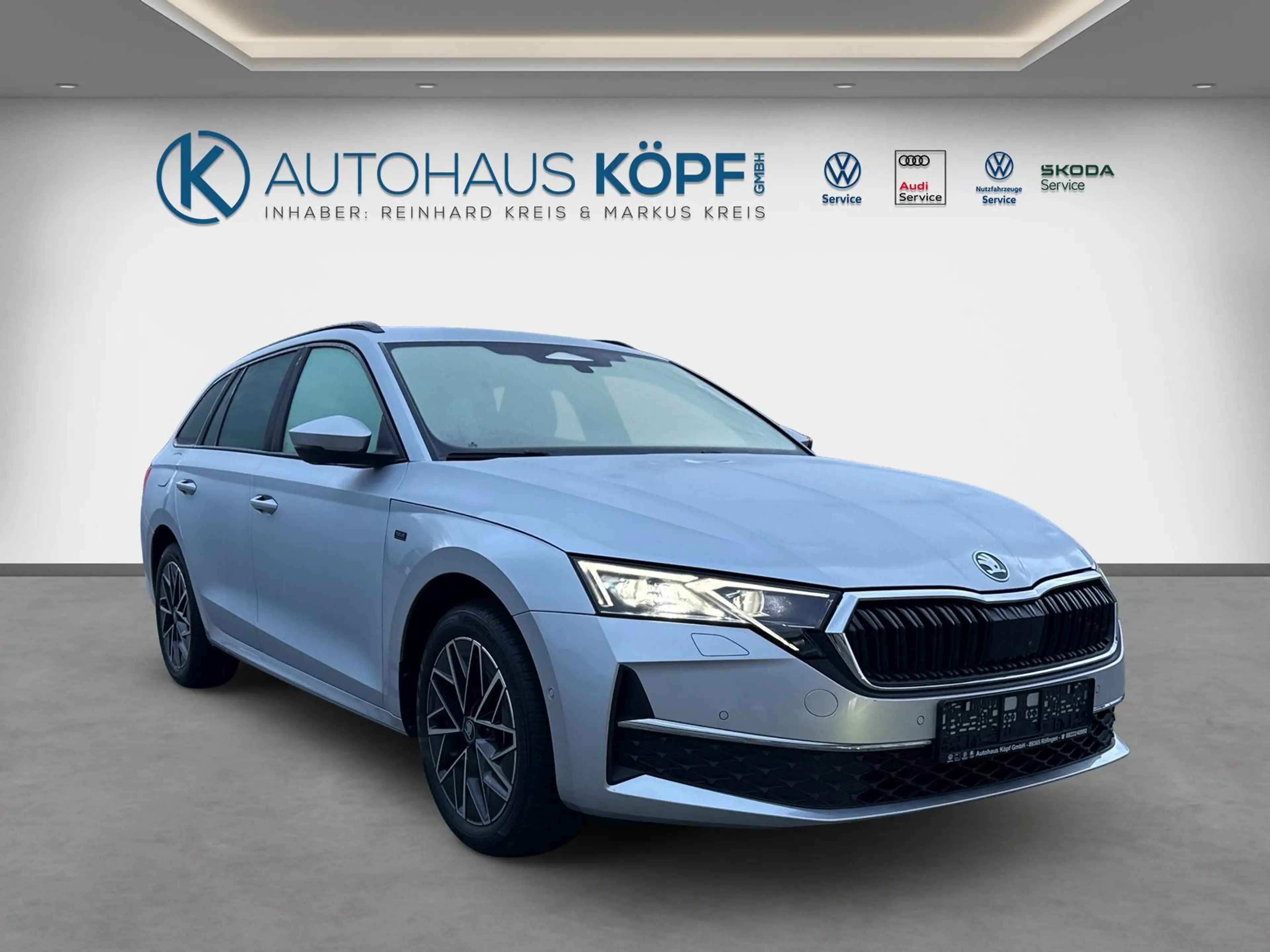Skoda Octavia Combi 2.0TDI Tour Matrix LED HUD 360° behz Front — photo 7