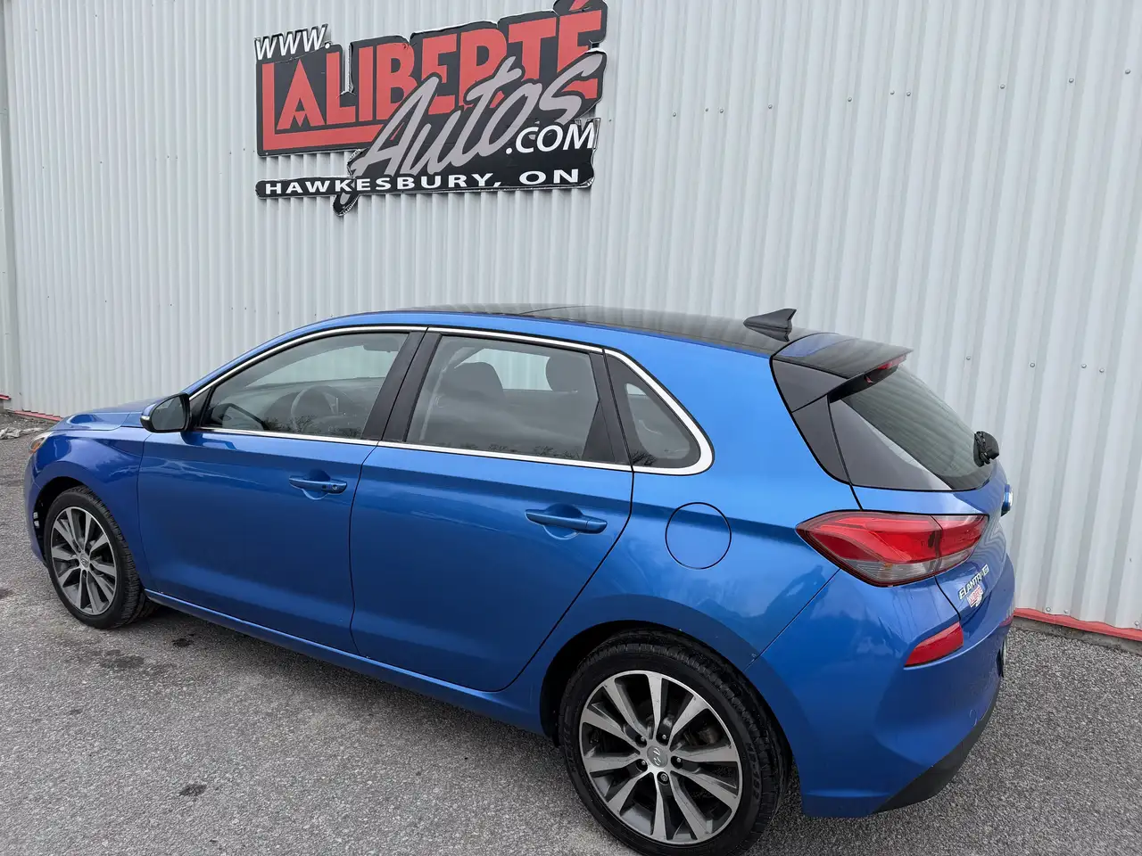 Hyundai ELANTRA снимка Hyundai ELANTRA