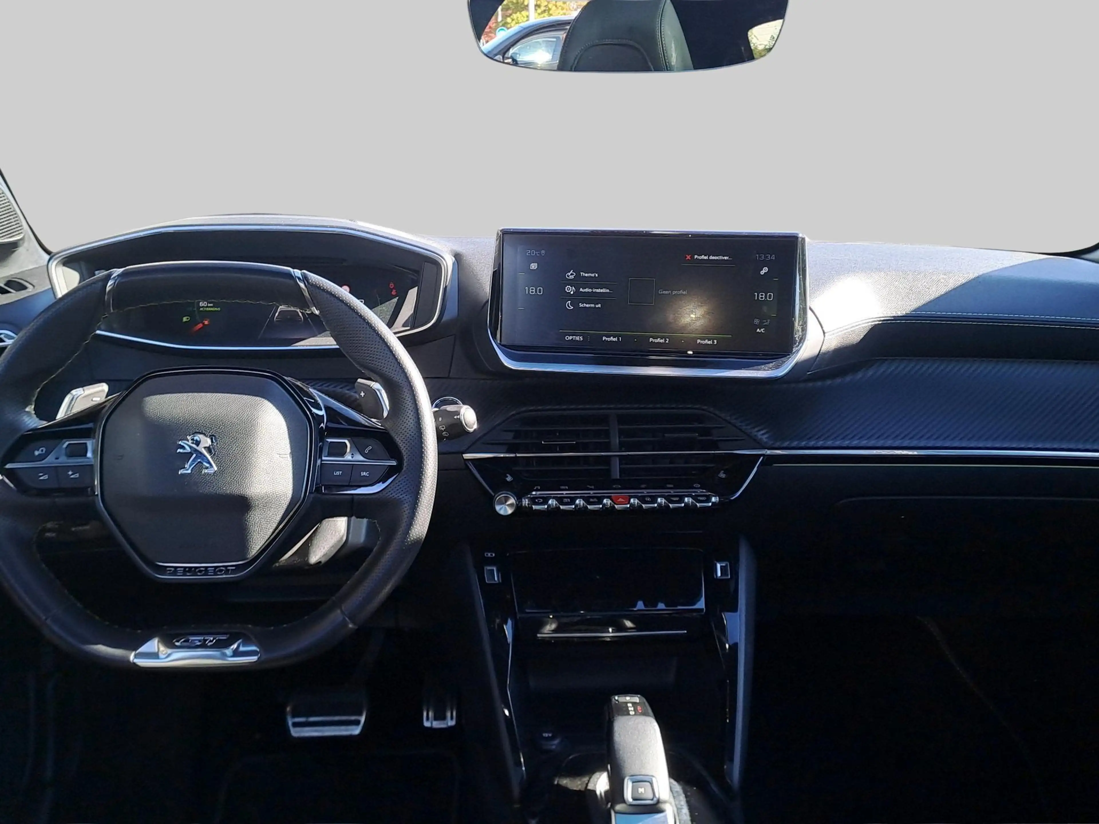 Peugeot 208 1.2 PureTech GT — photo 11