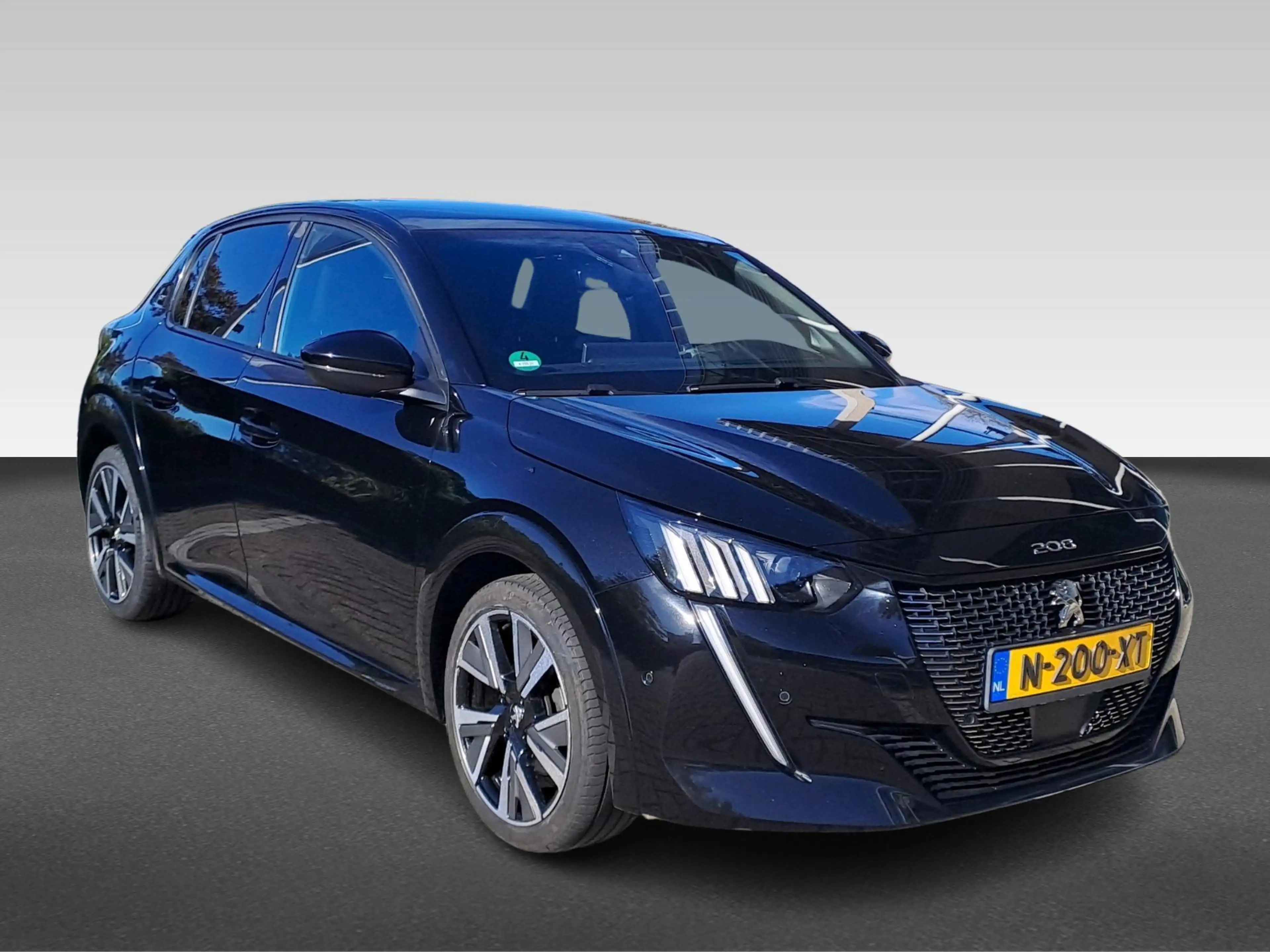 Peugeot 208 1.2 PureTech GT — photo 5