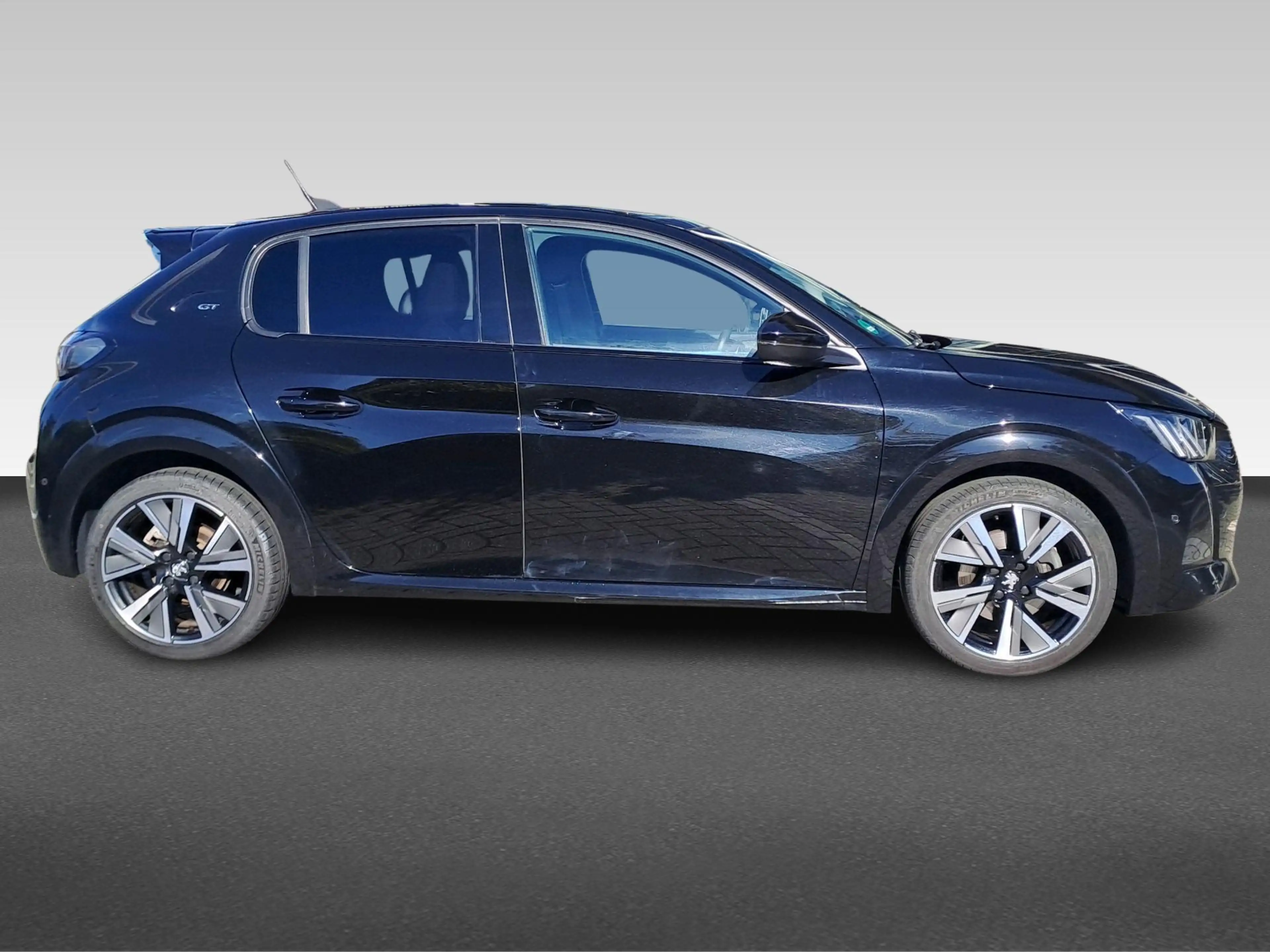 Peugeot 208 1.2 PureTech GT — photo 6