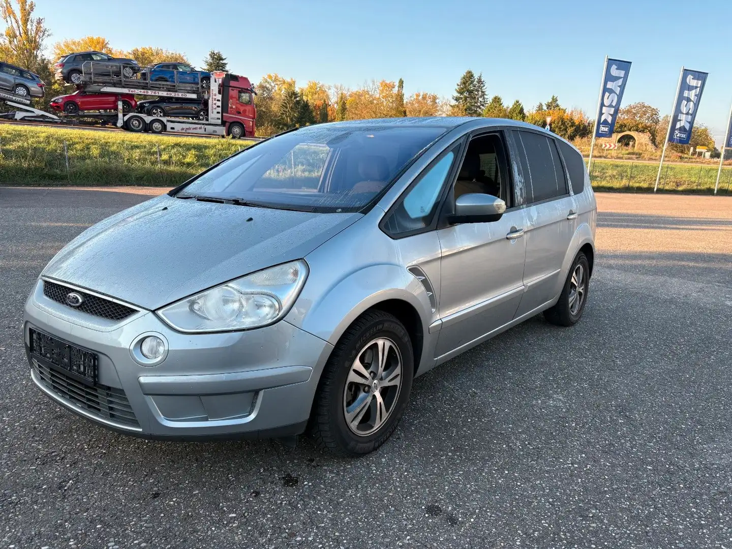 Ford Galaxy S-Max 2.0 Trend Benzin Klima AHK 8Fachbereift Silber - 1
