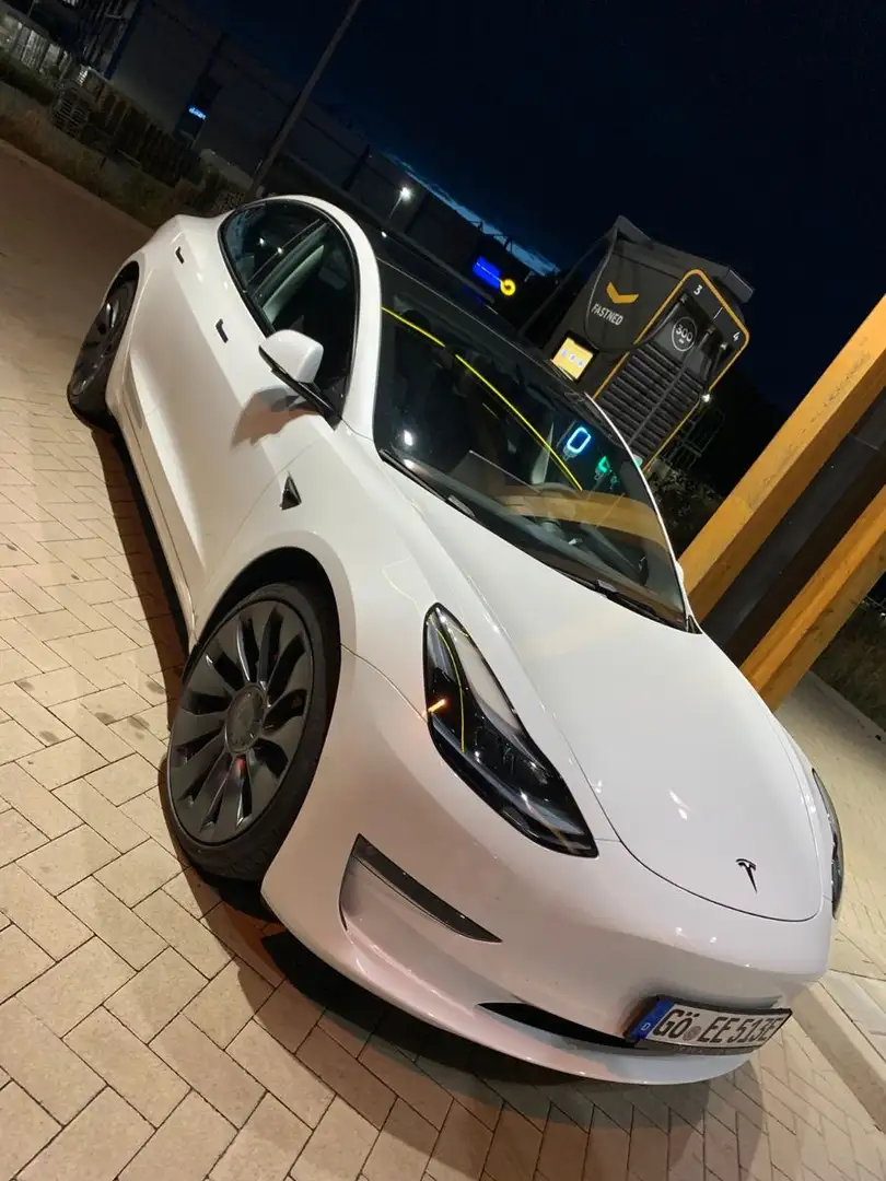Tesla Model 3 Performance 513PS AWD 20" PANO 4xSH Bílá - 2