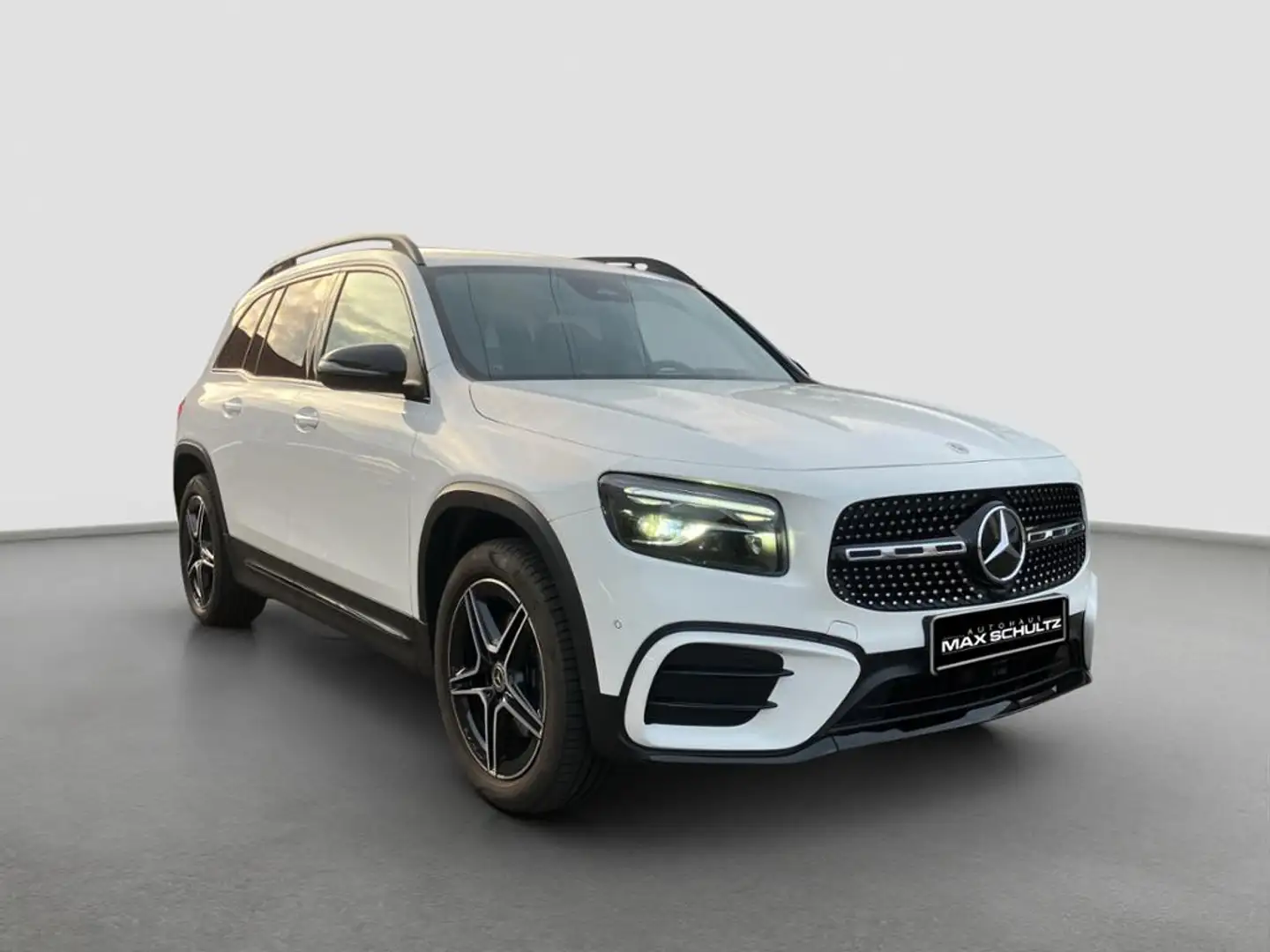 Mercedes-Benz GLB 200 AMG*NIGHT*AHK*DISTRONIC*MULTIB*KEYLESS Weiß - 2