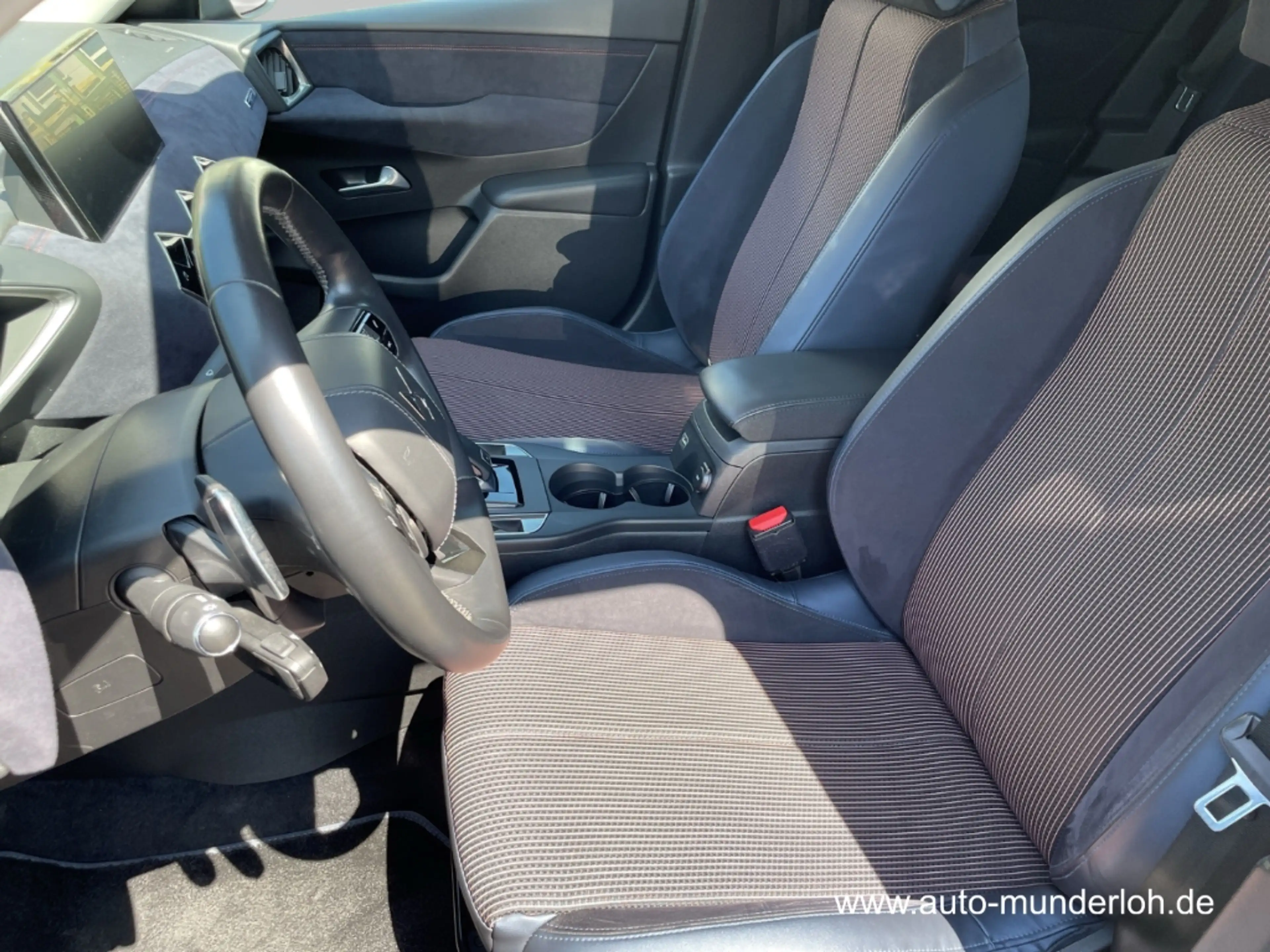 DS Automobiles DS 3 Crossback Pure Tech 130 EAT8 Ines de la Fressange SHZ HEAD-U — photo 10