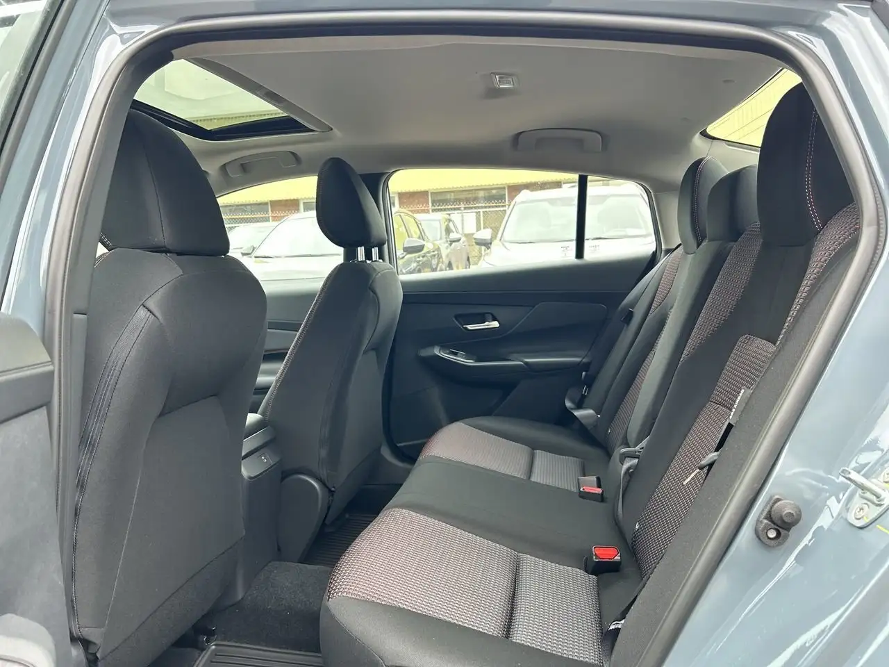 Nissan Sentra снимка Nissan Sentra
