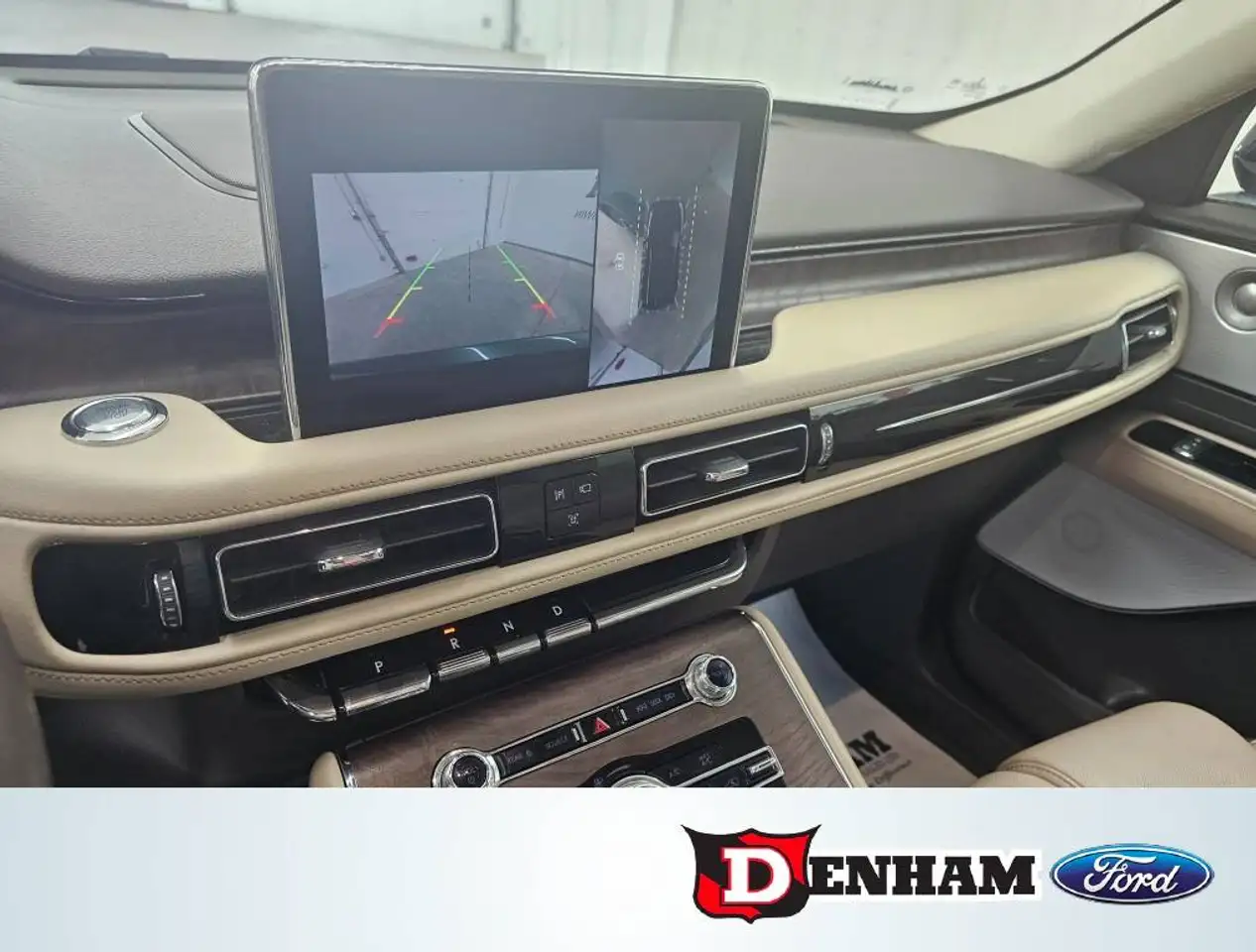 Lincoln Aviator снимка Lincoln Aviator