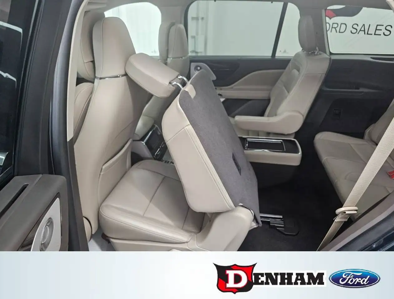 Lincoln Aviator снимка Lincoln Aviator