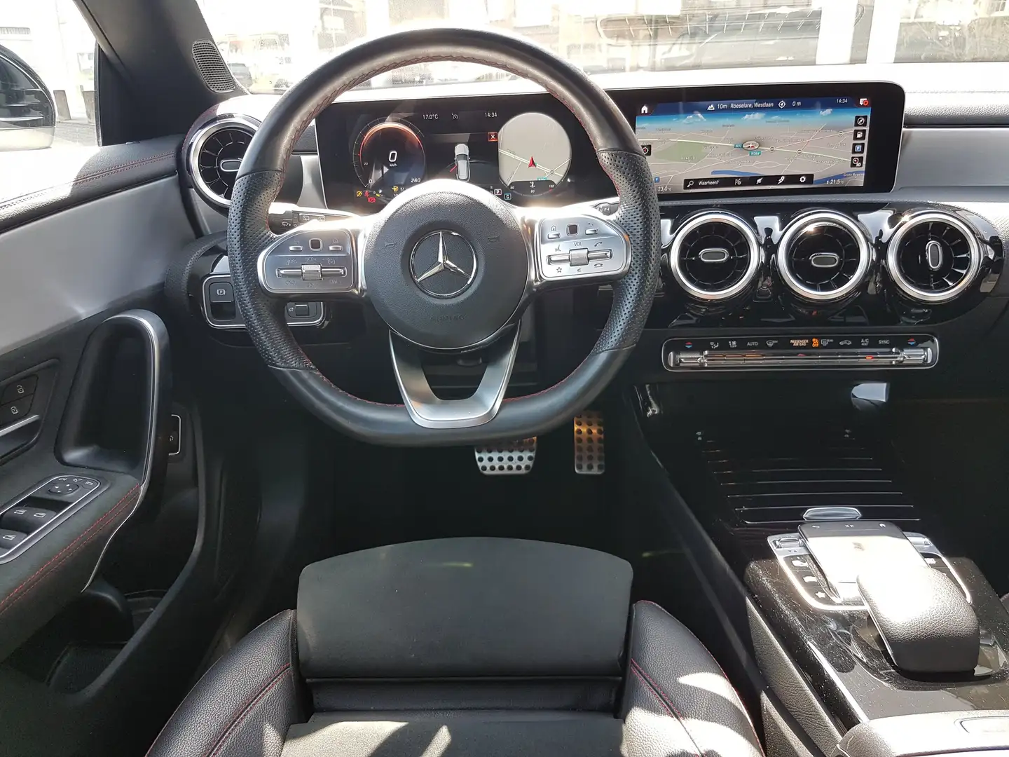 Mercedes-Benz CLA 180 Aut AMG 19" Camera Virtual Led Gps Pdc Privacy Zwart - 2