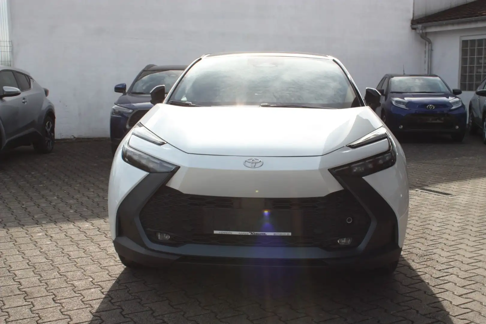 Toyota C-HR 5-Türer Team D 2,0-I-Hybrid, Technik-Paket Beyaz - 2