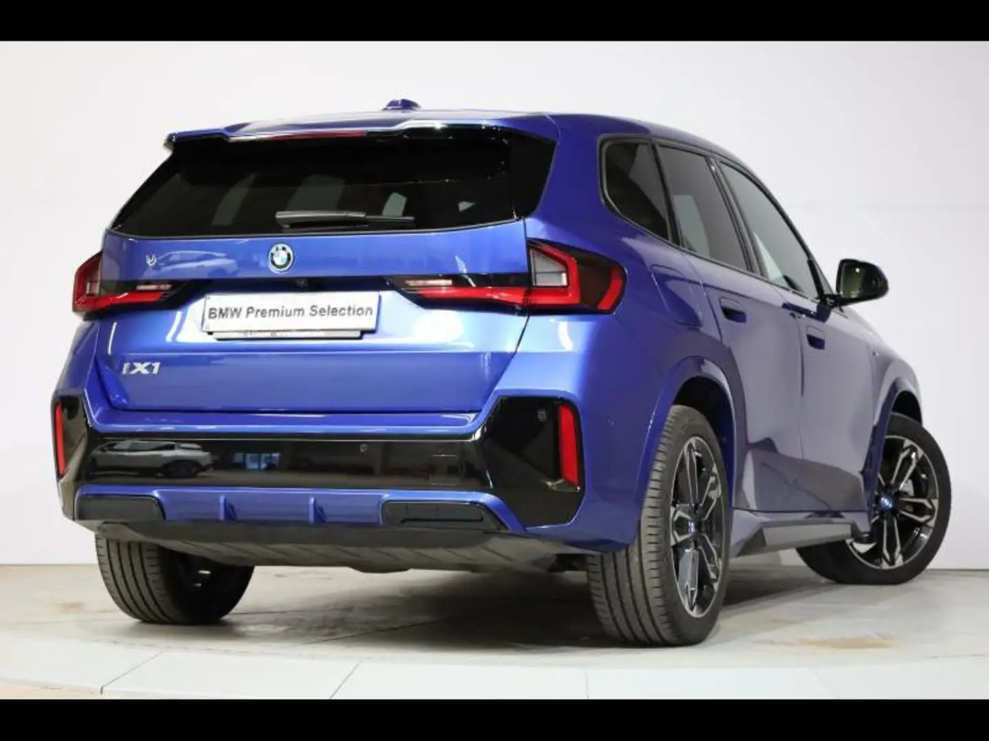 BMW iX1 xDrive30 Kit M Sport Bleu - 2