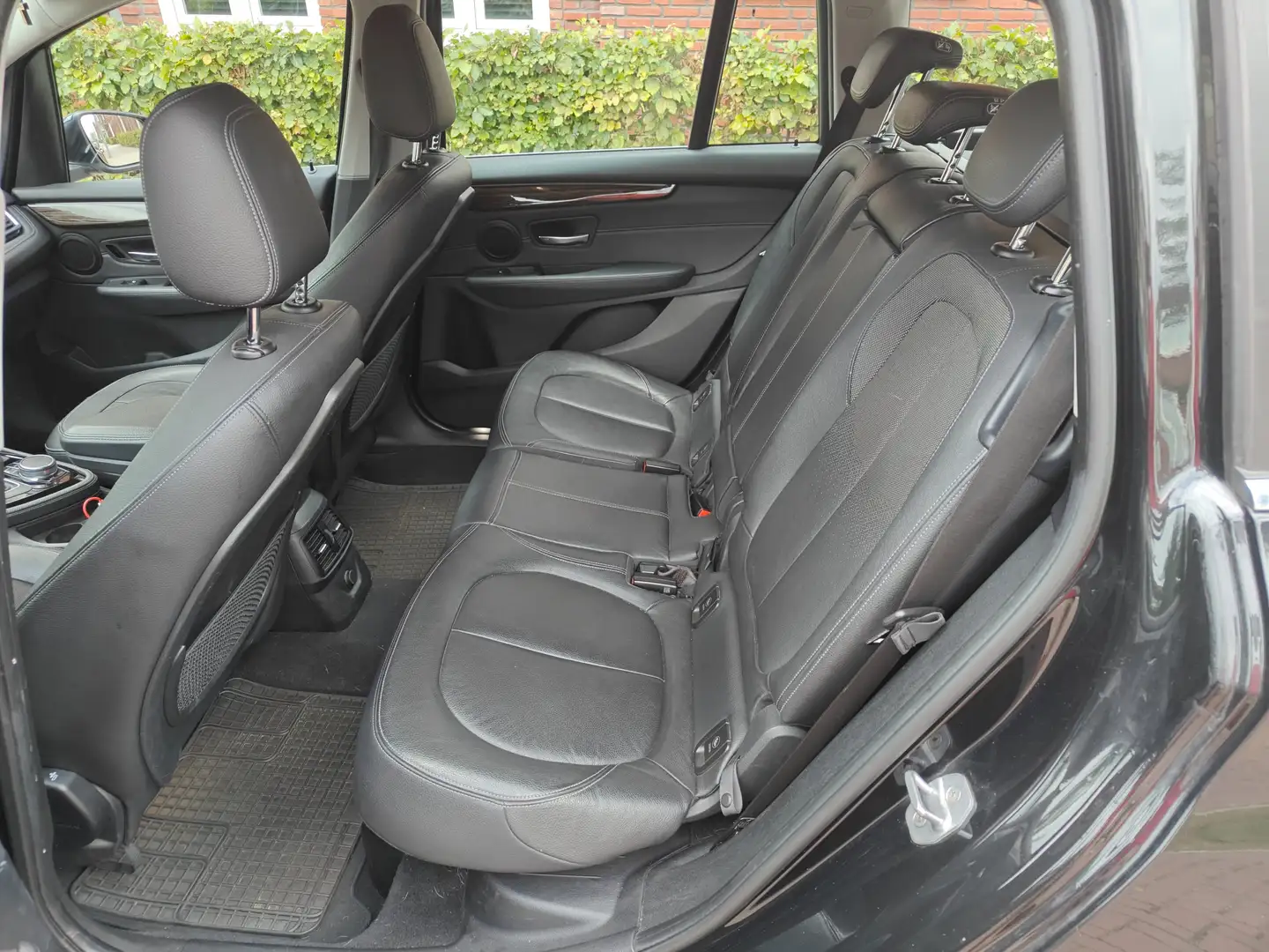 BMW 220 220i Gran Tourer Cent. High Executive 7p. Zwart - 2