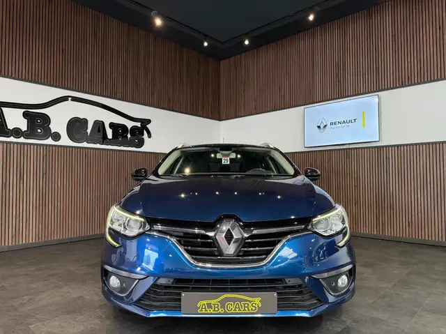 Renault Megane view 2