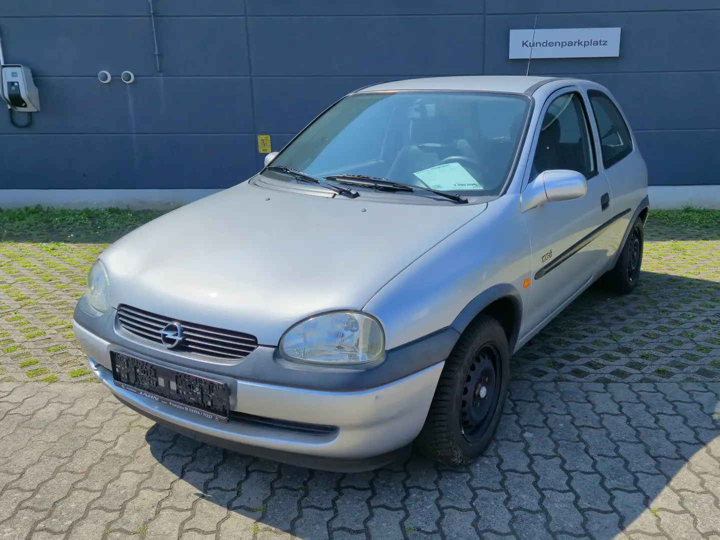 Opel Corsa Edition 100 Cool Plateado - 1