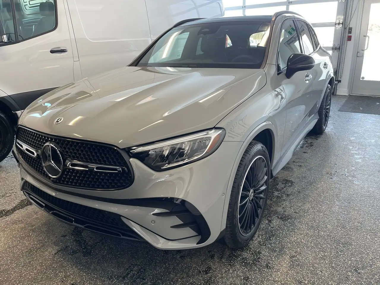 Mercedes-Benz GLC снимка Mercedes-Benz GLC