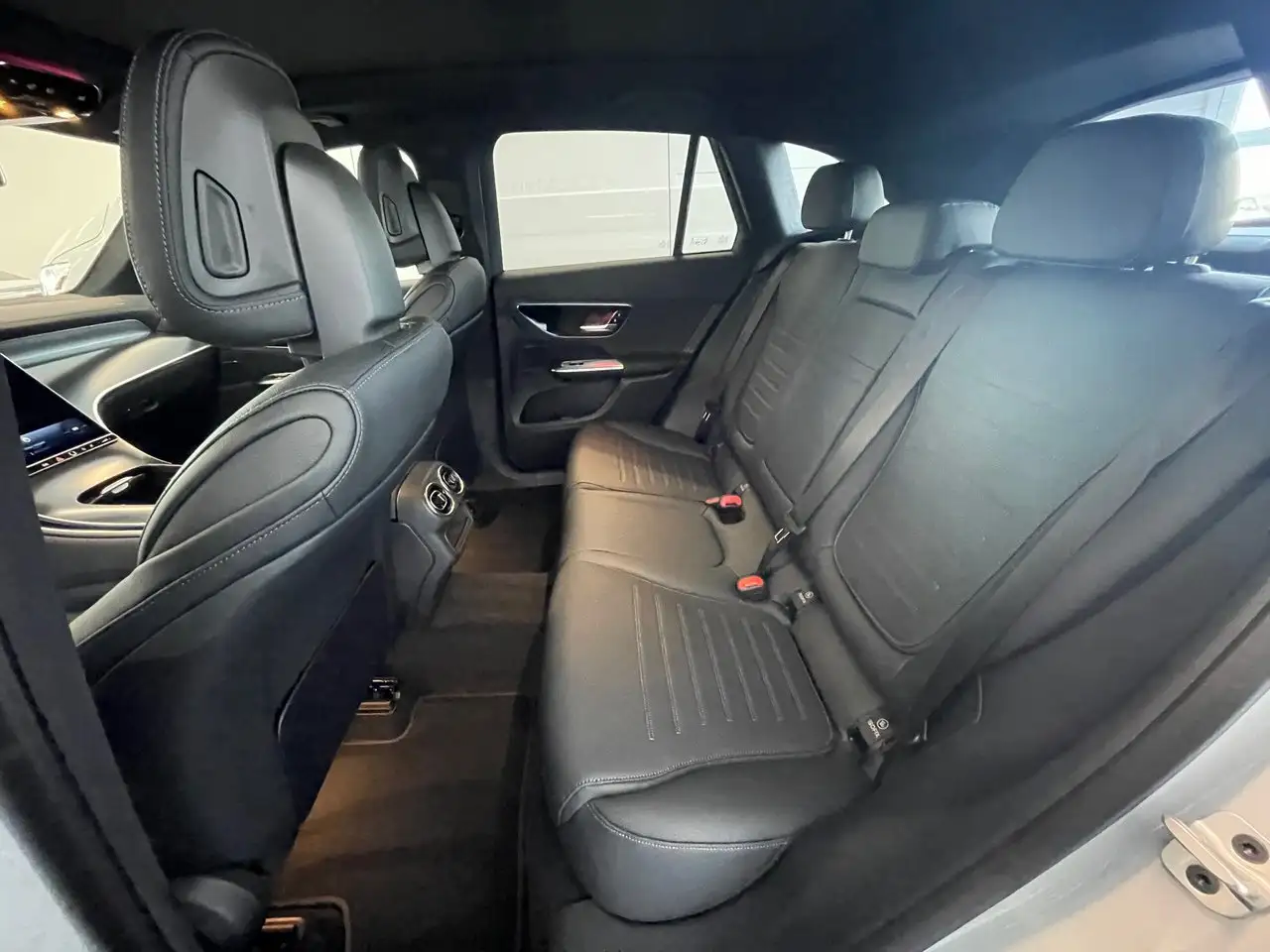 Mercedes-Benz GLC снимка Mercedes-Benz GLC