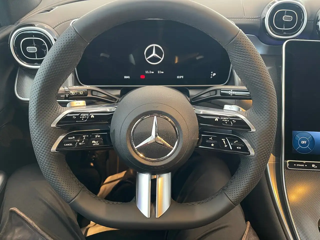 Mercedes-Benz GLC снимка Mercedes-Benz GLC