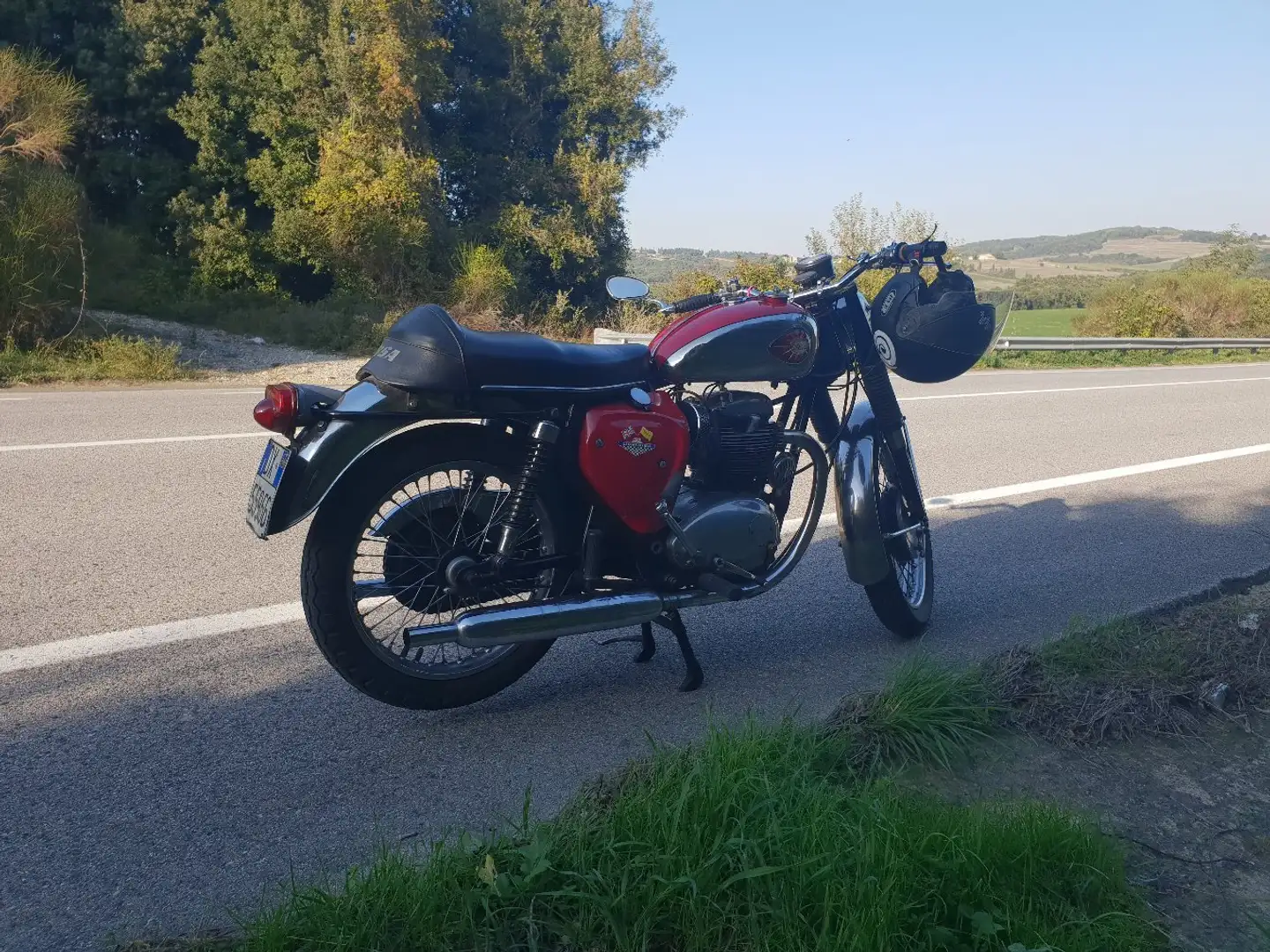 BSA A 65 lightining Rouge - 1