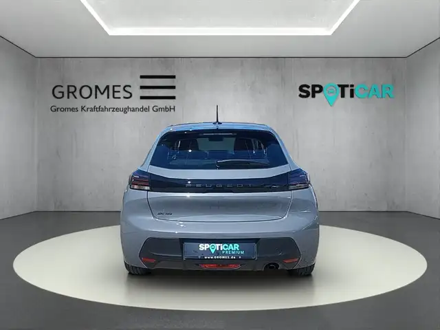 Peugeot 208 view 4
