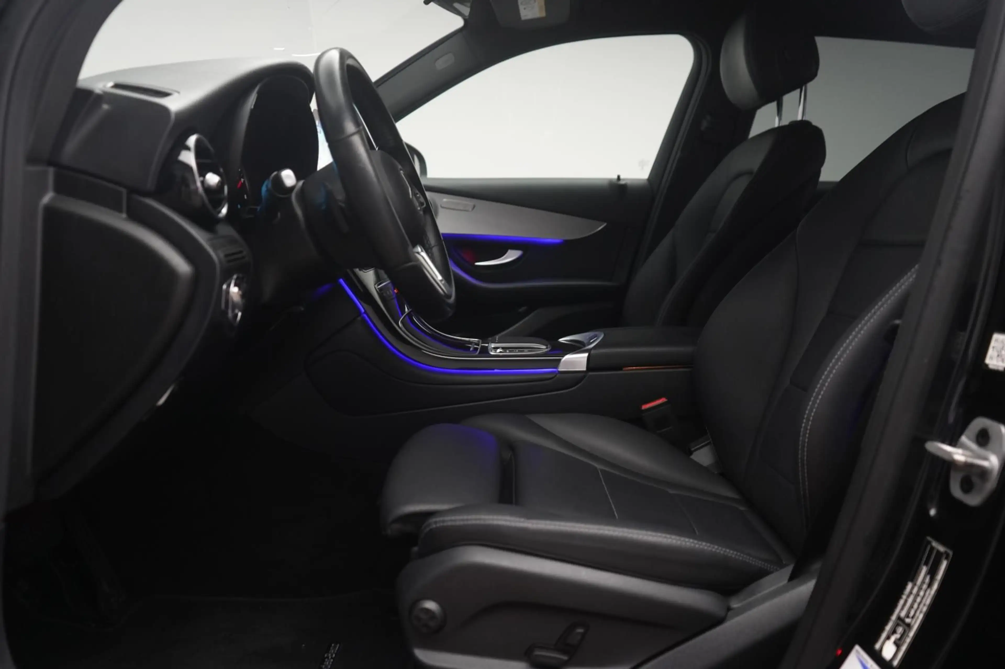 Mercedes-Benz GLC 300 de 4Matic 9G-Tronic Leder/Temp/Standhzg/ — photo 11