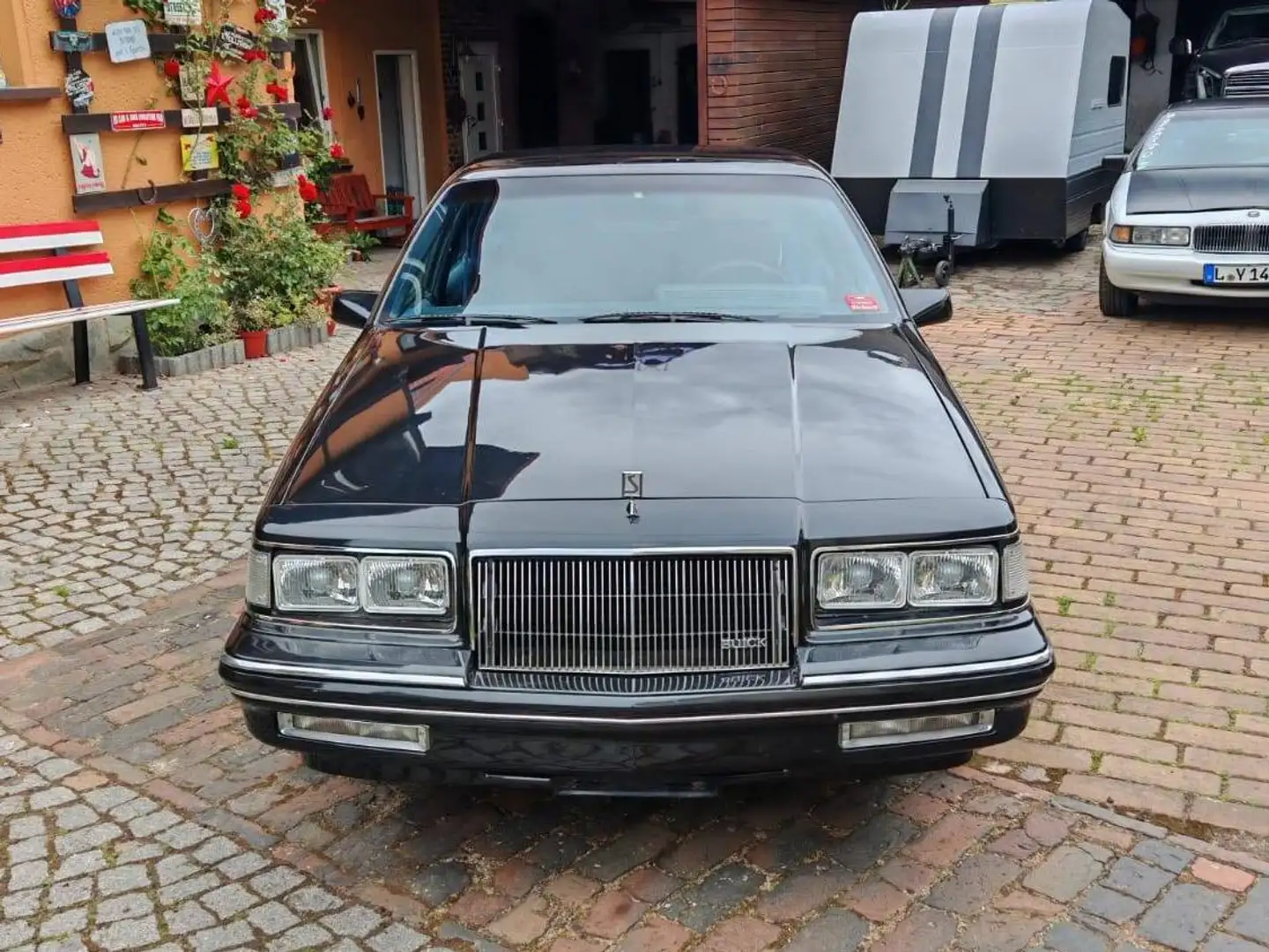 Buick Skylark 3.3 V6 Automatik Schwarz - 1