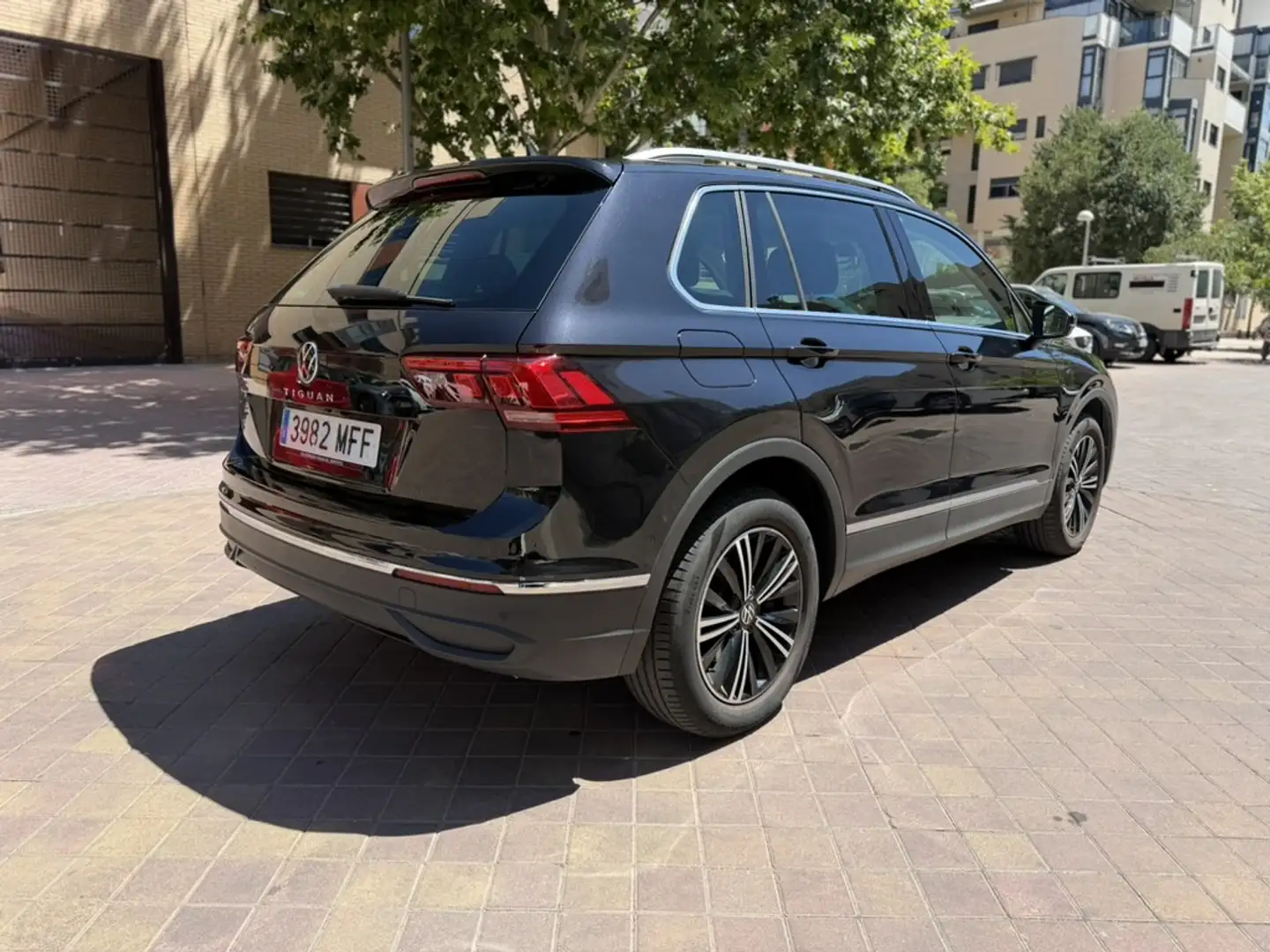Volkswagen Tiguan 1.4 eHibrid Life 180kW Negro - 2