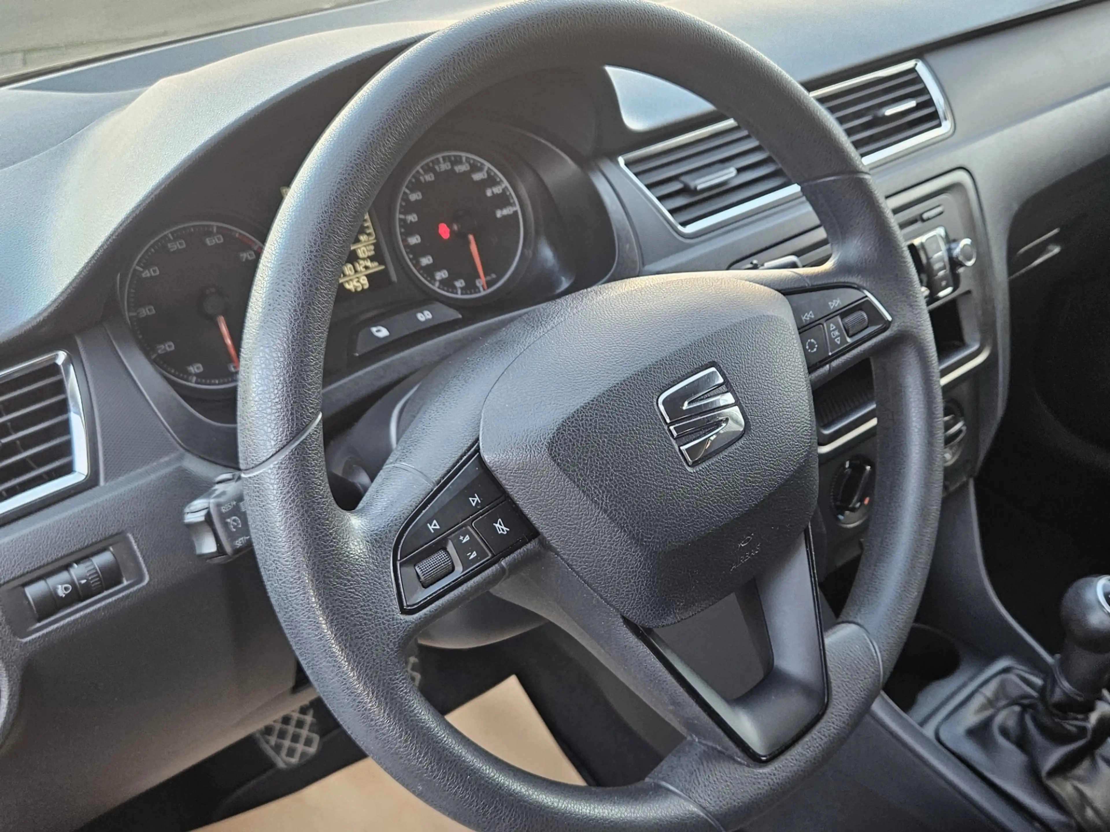 SEAT Toledo 1.2 TSI Enjoy — photo 11