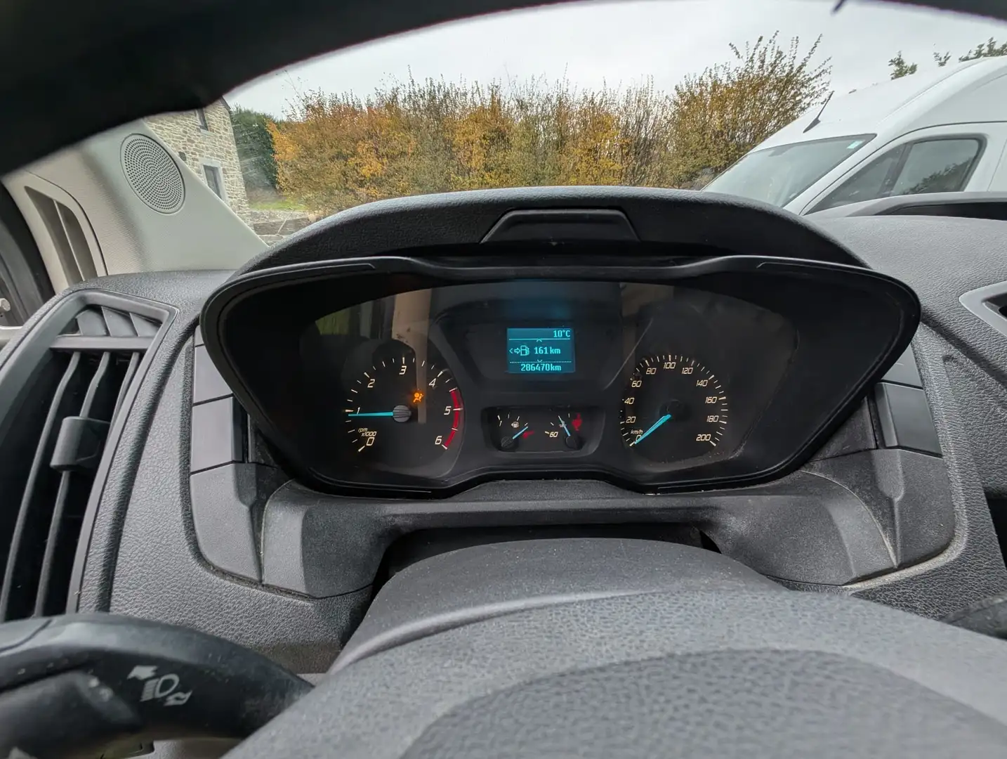 Ford Transit 2.2 TDCi 350 L2H2 – 114 kW (155 ch) – 2015 Argent - 2