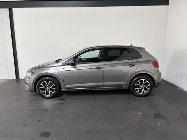 Volkswagen Polo view 2