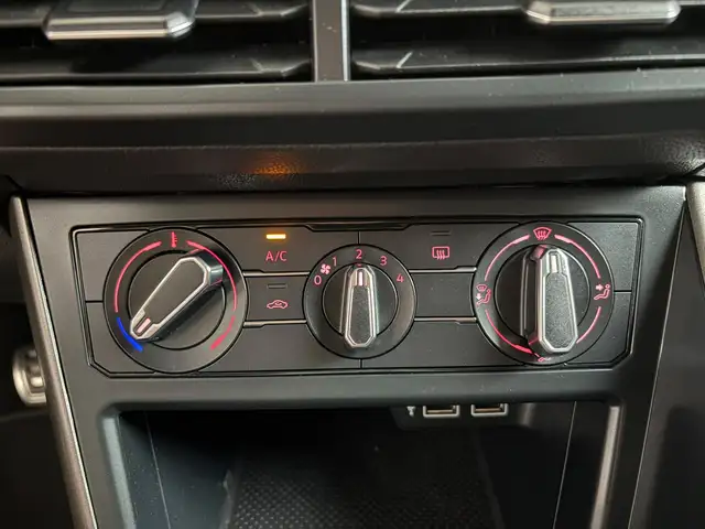 Volkswagen Polo view 13