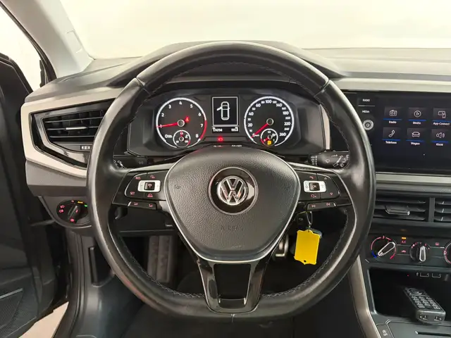 Volkswagen Polo view 6