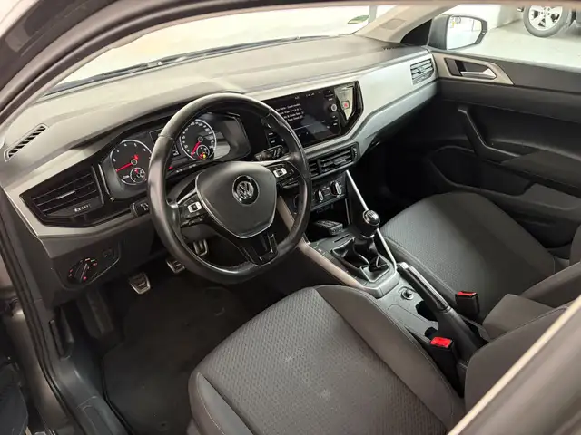 Volkswagen Polo view 3